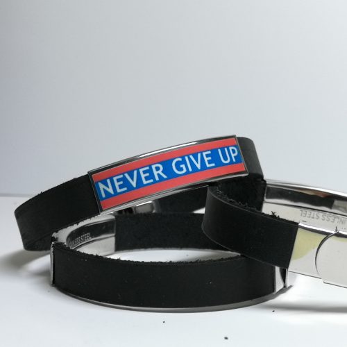 Never give up – Red and Blue